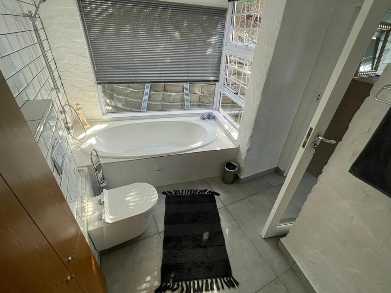 4 Bedroom Property for Sale in Santos Bay Western Cape